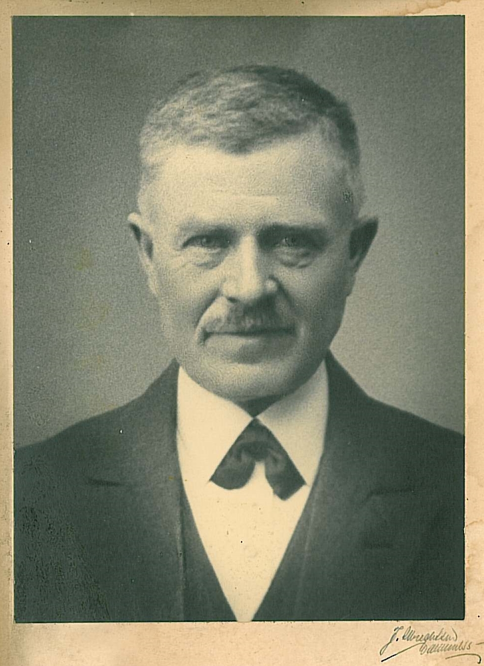 Martin   Nielsen 1871-1955